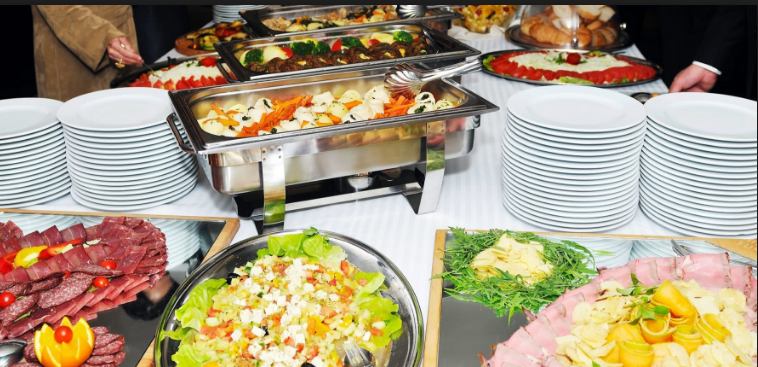 Catering trays with lids